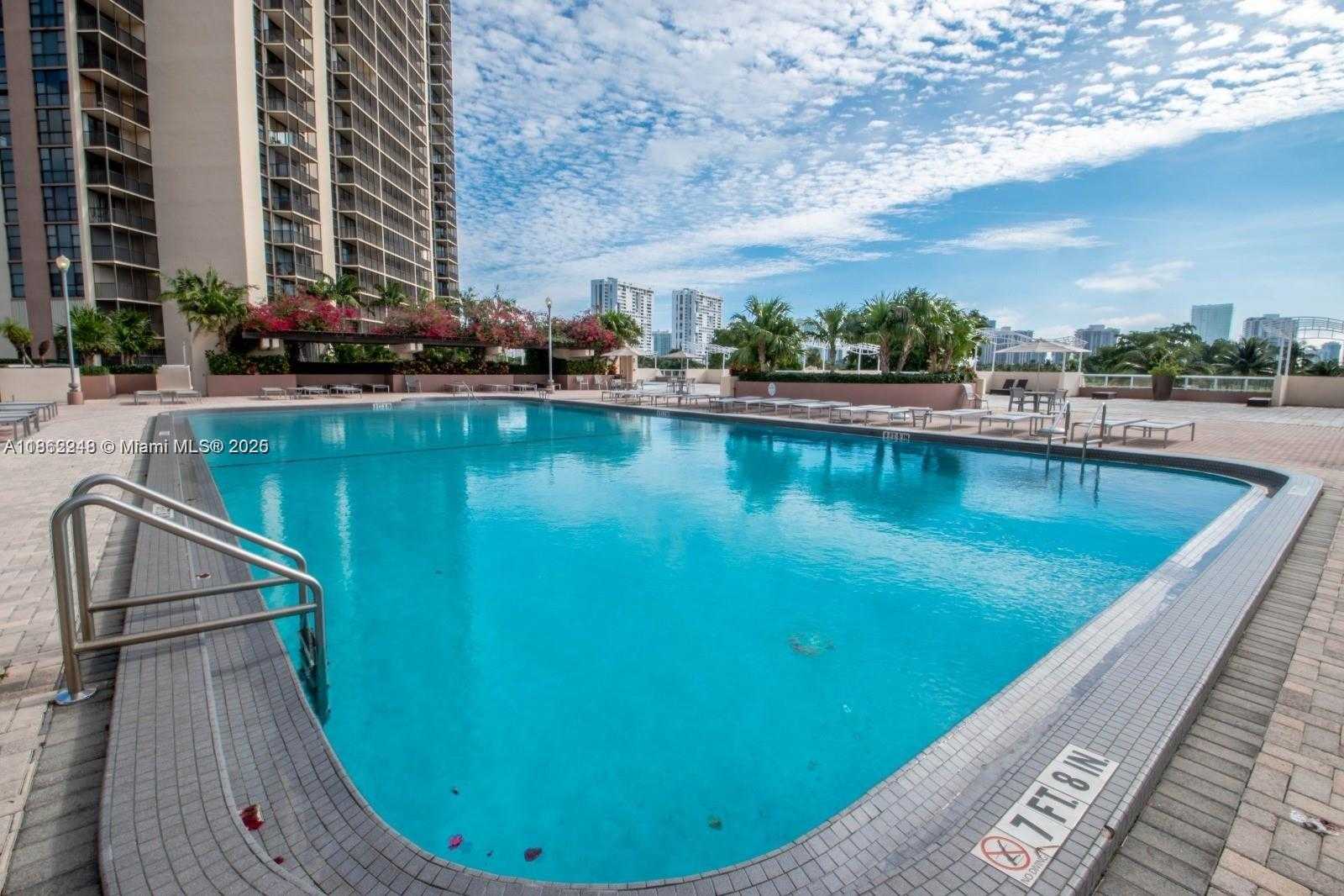 Small Image of 20335 E Country Club Dr, Aventura, FL 33180, USA Number 12