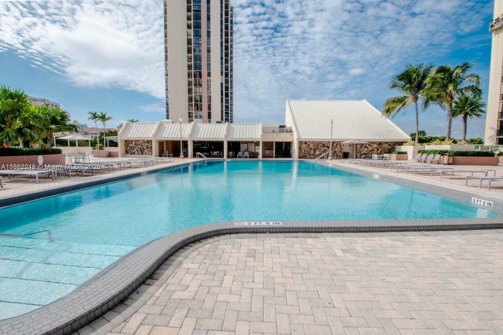 Small Image of 20335 E Country Club Dr, Aventura, FL 33180, USA Number 13