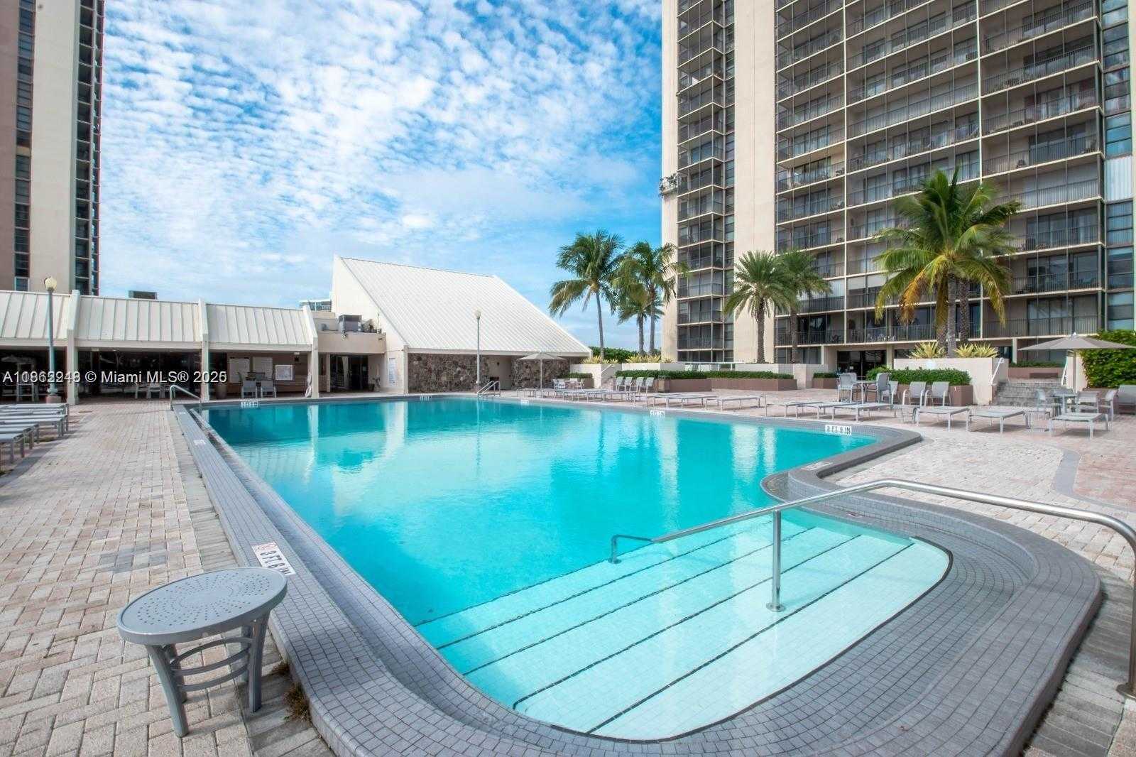Small Image of 20335 E Country Club Dr, Aventura, FL 33180, USA Number 15