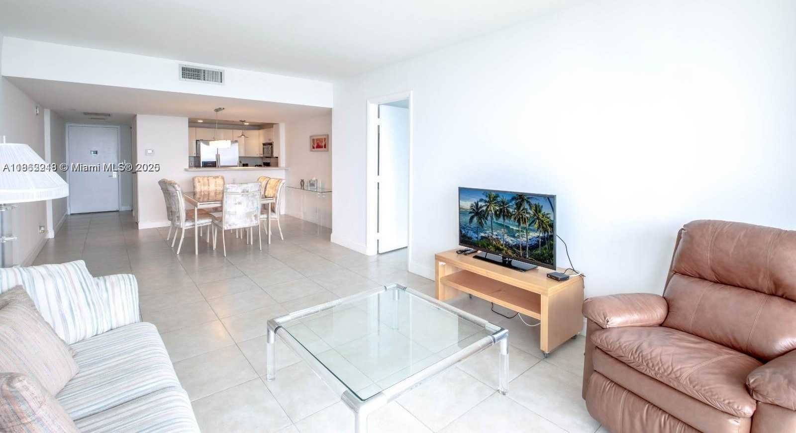 Small Image of 20335 E Country Club Dr, Aventura, FL 33180, USA Number 4