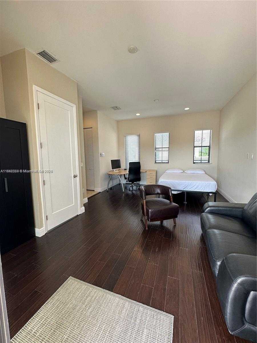 Small Image of 5152 NORTH WEST 84TH AVE #., Doral Number 19
