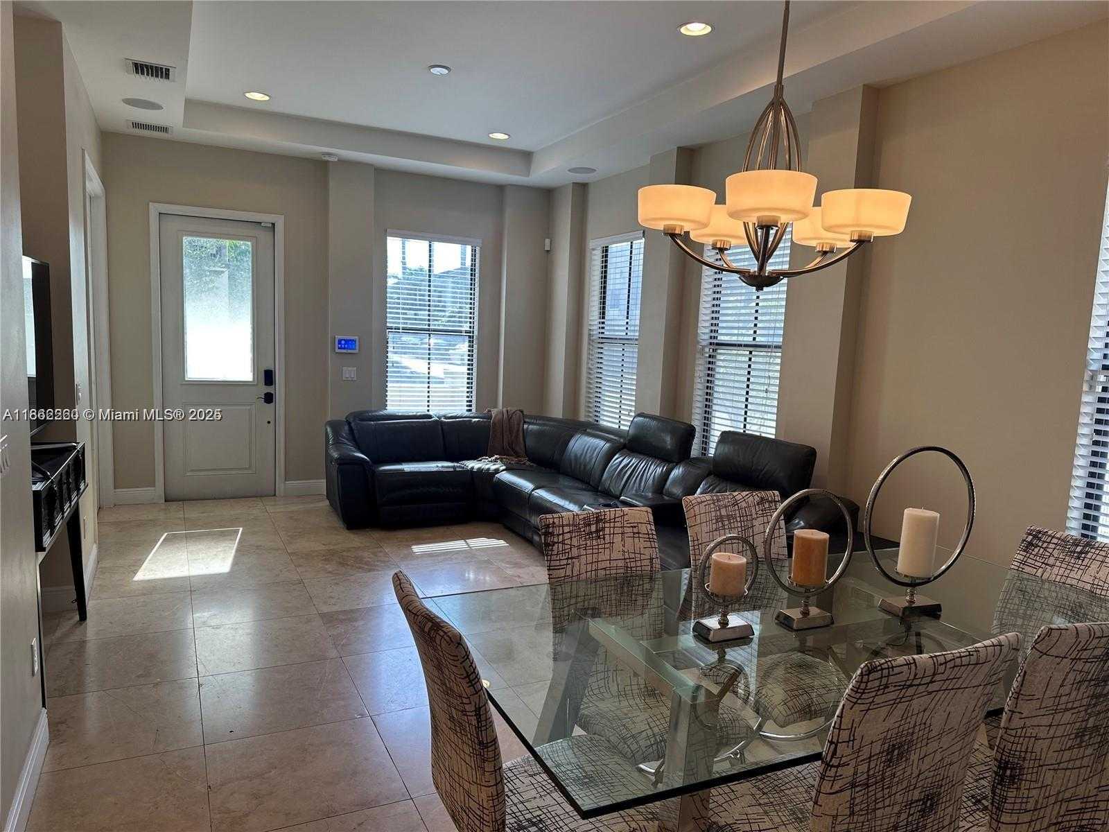 Small Image of 5152 NORTH WEST 84TH AVE #., Doral Number 4