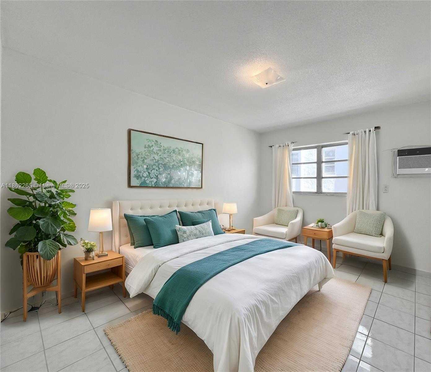 Small Image of 818 MERIDIAN AVE #8, Miami Beach Number 4