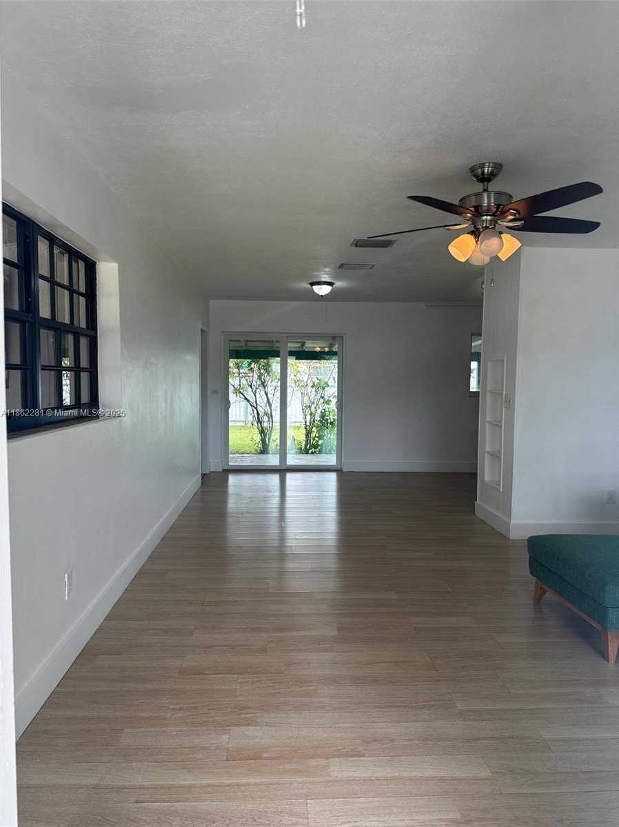 Small Image of 12455 SOUTH WEST 187TH ST, Miami Number 11