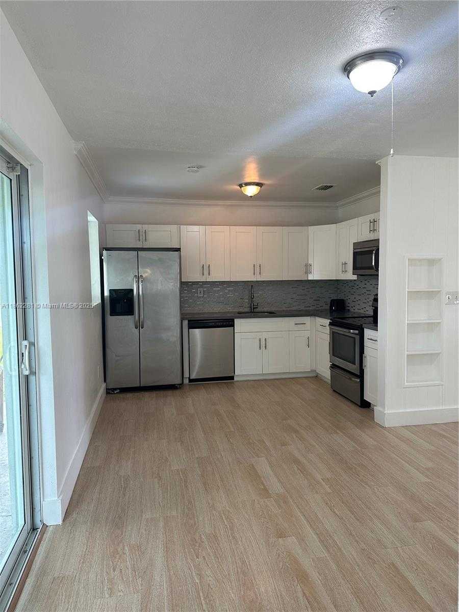 Small Image of 12455 SOUTH WEST 187TH ST, Miami Number 2