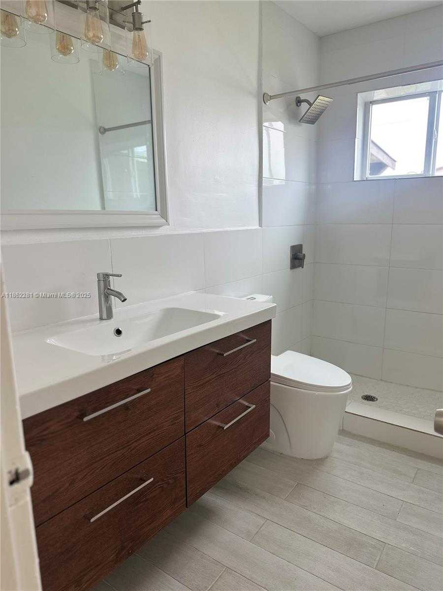 Small Image of 12455 SOUTH WEST 187TH ST, Miami Number 9