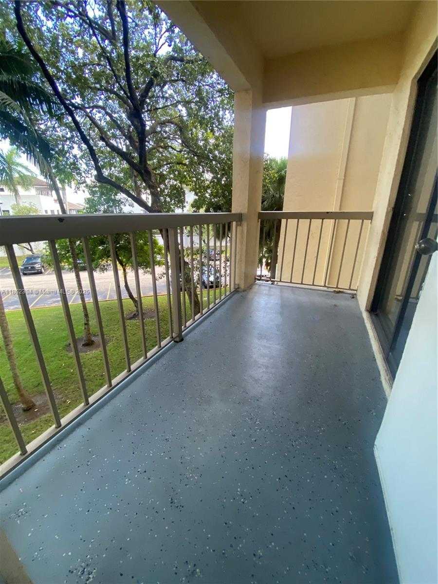 Small Image of 8100 GENEVA CT #337, Doral Number 18