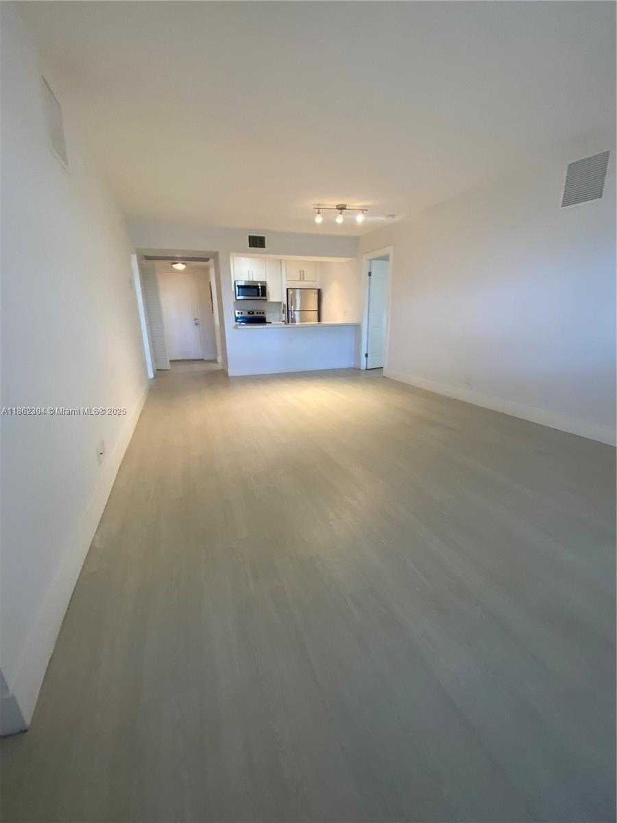 Small Image of 8100 GENEVA CT #337, Doral Number 8