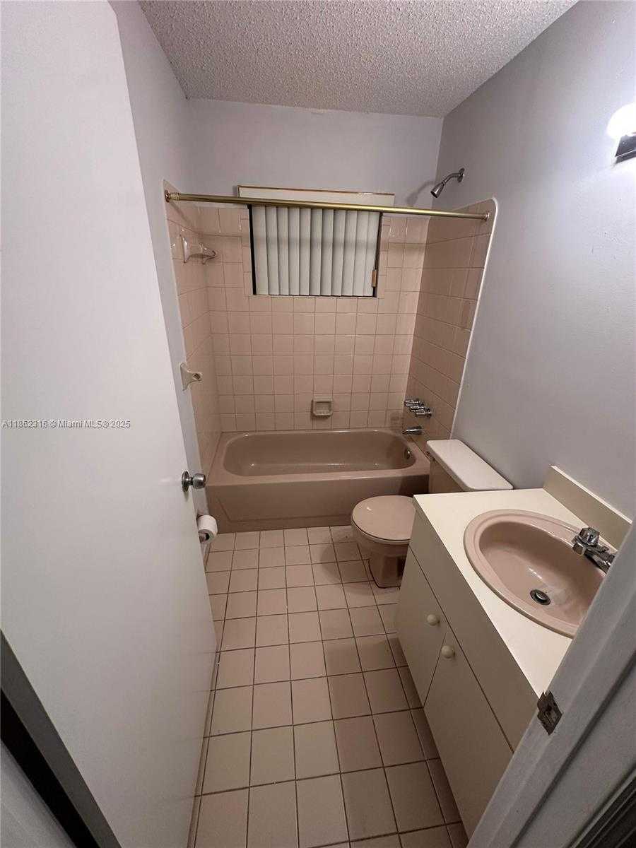 Small Image of 2904 NORTH WEST 94TH ST #1, Miami Number 8