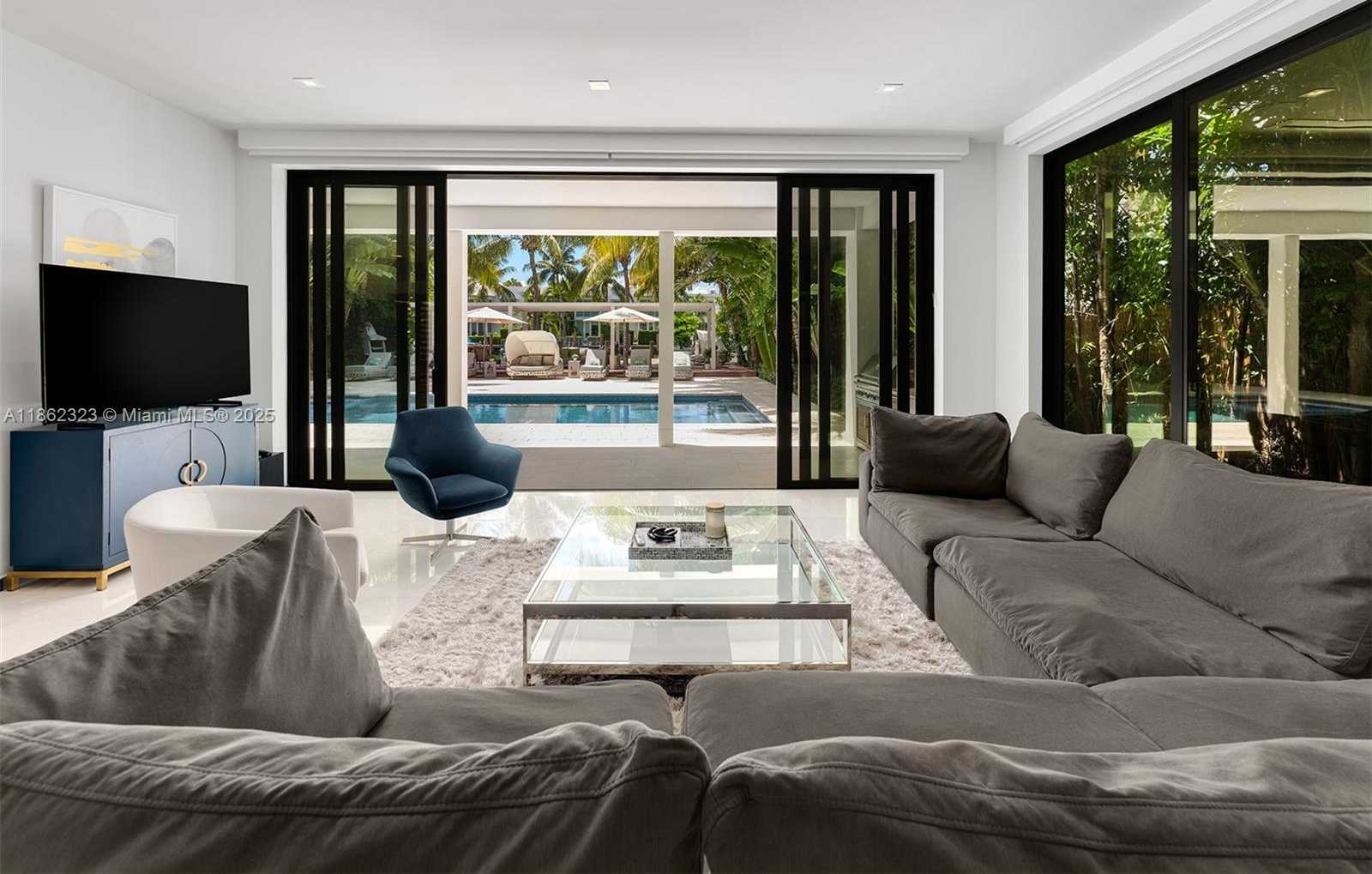 Small Image of 3734 CHASE AVE, Miami Beach Number 12