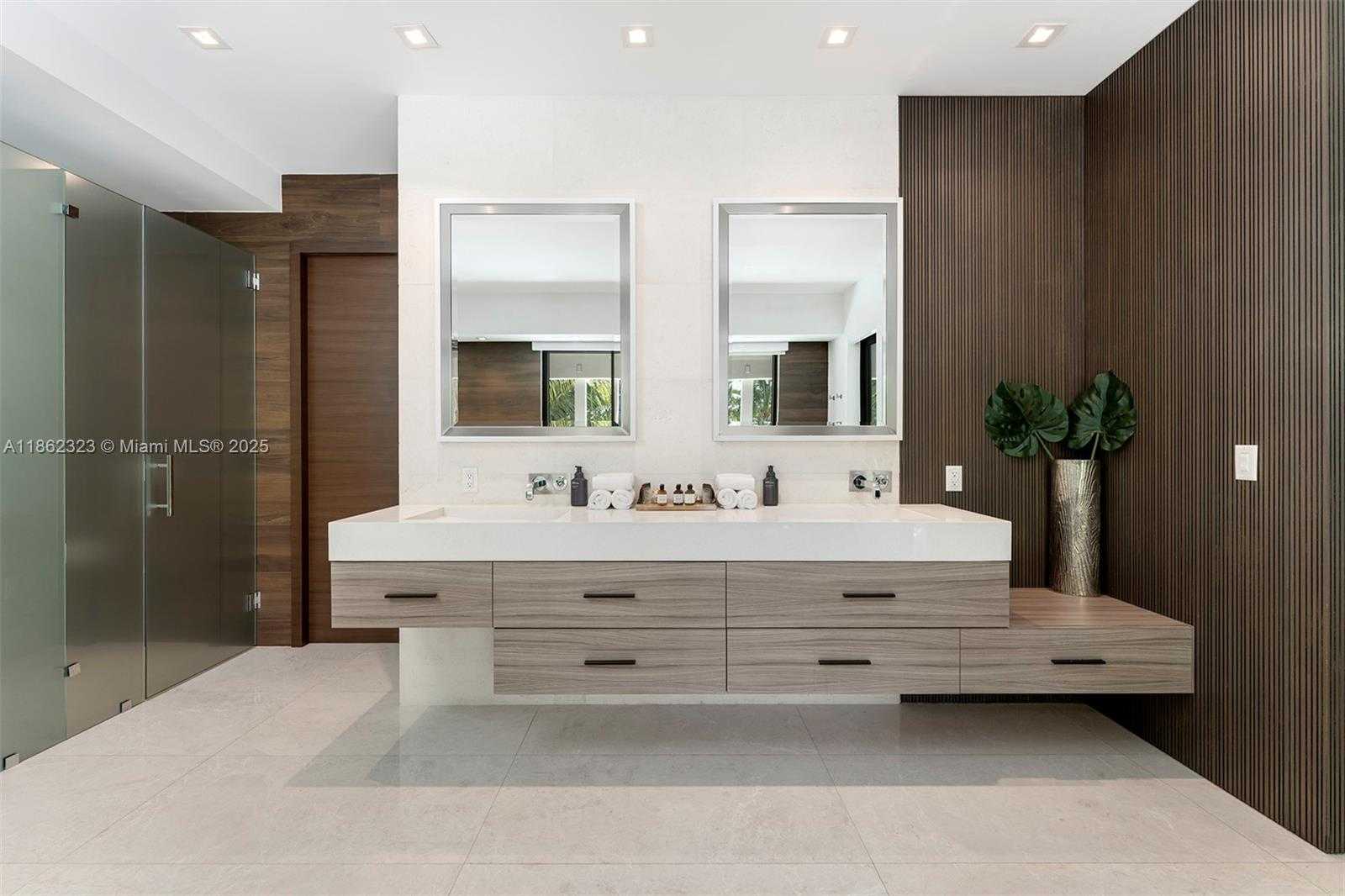 Small Image of 3734 CHASE AVE, Miami Beach Number 17
