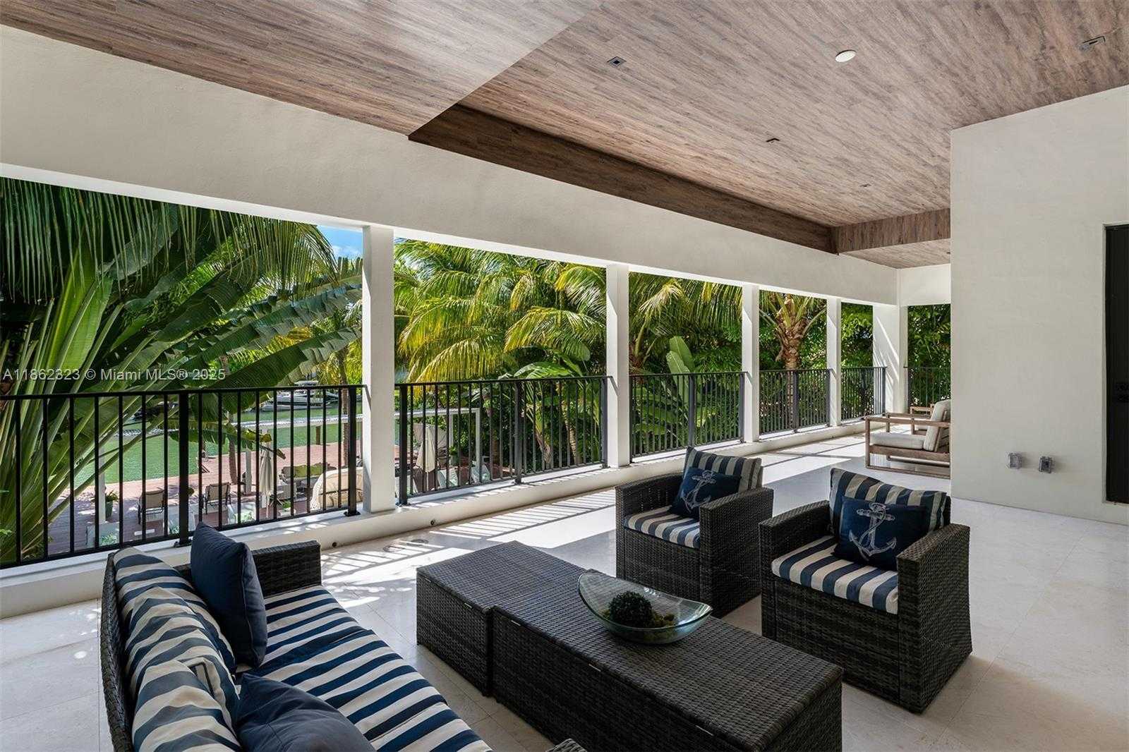 Small Image of 3734 CHASE AVE, Miami Beach Number 18