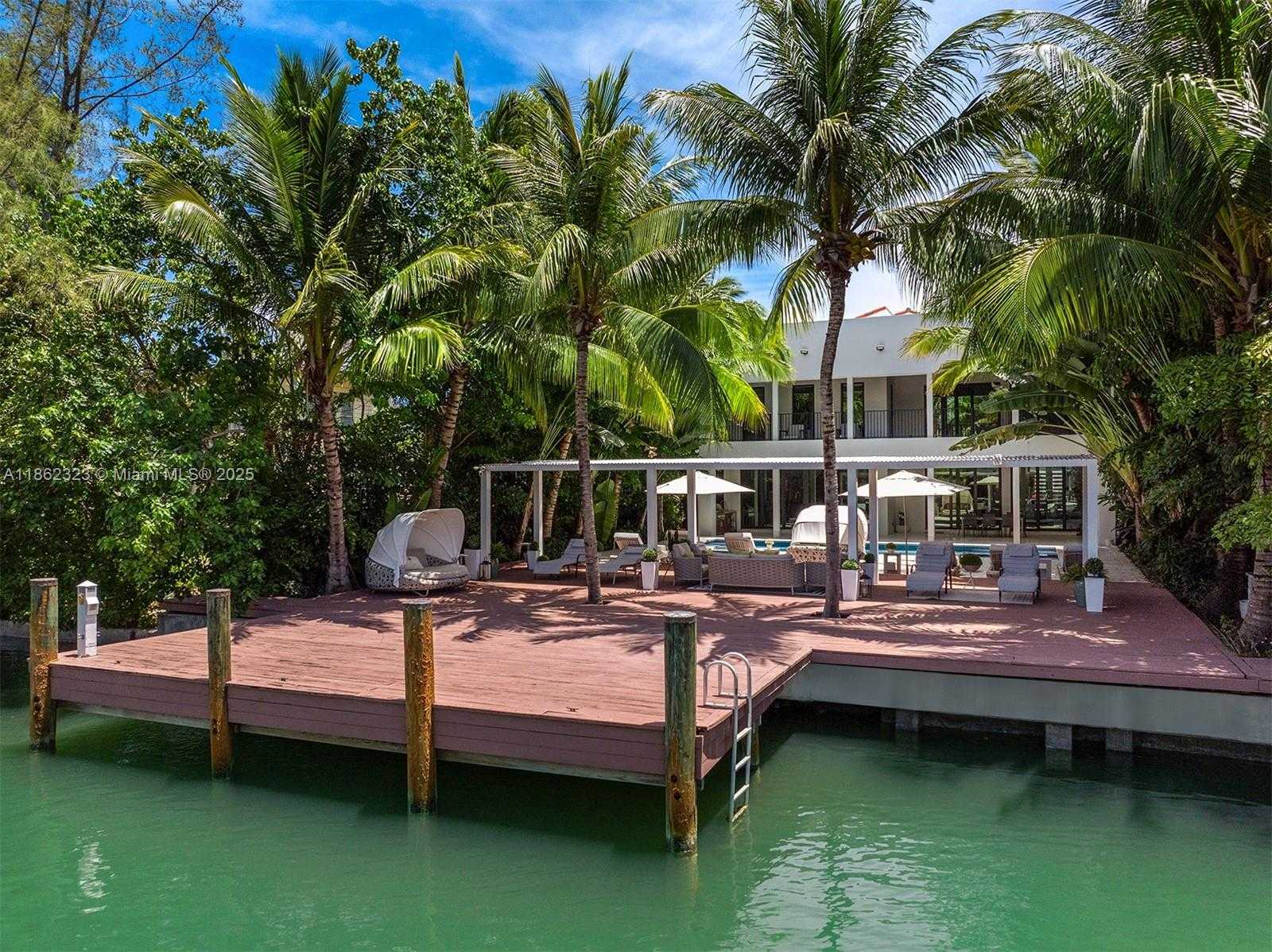 Small Image of 3734 CHASE AVE, Miami Beach Number 2