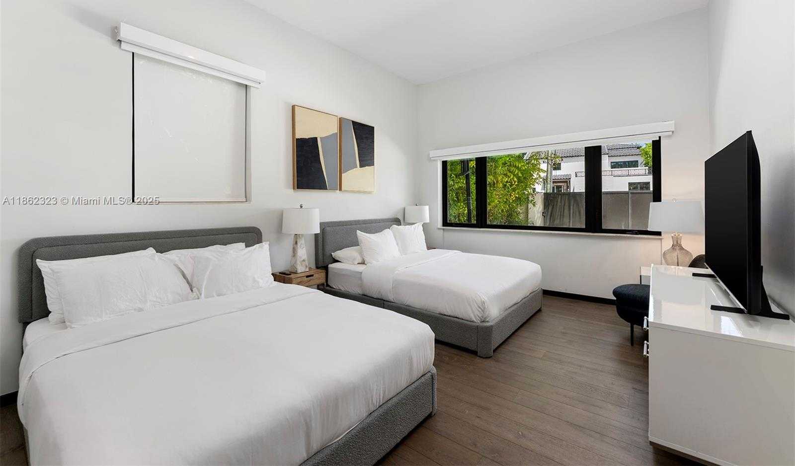Small Image of 3734 CHASE AVE, Miami Beach Number 21