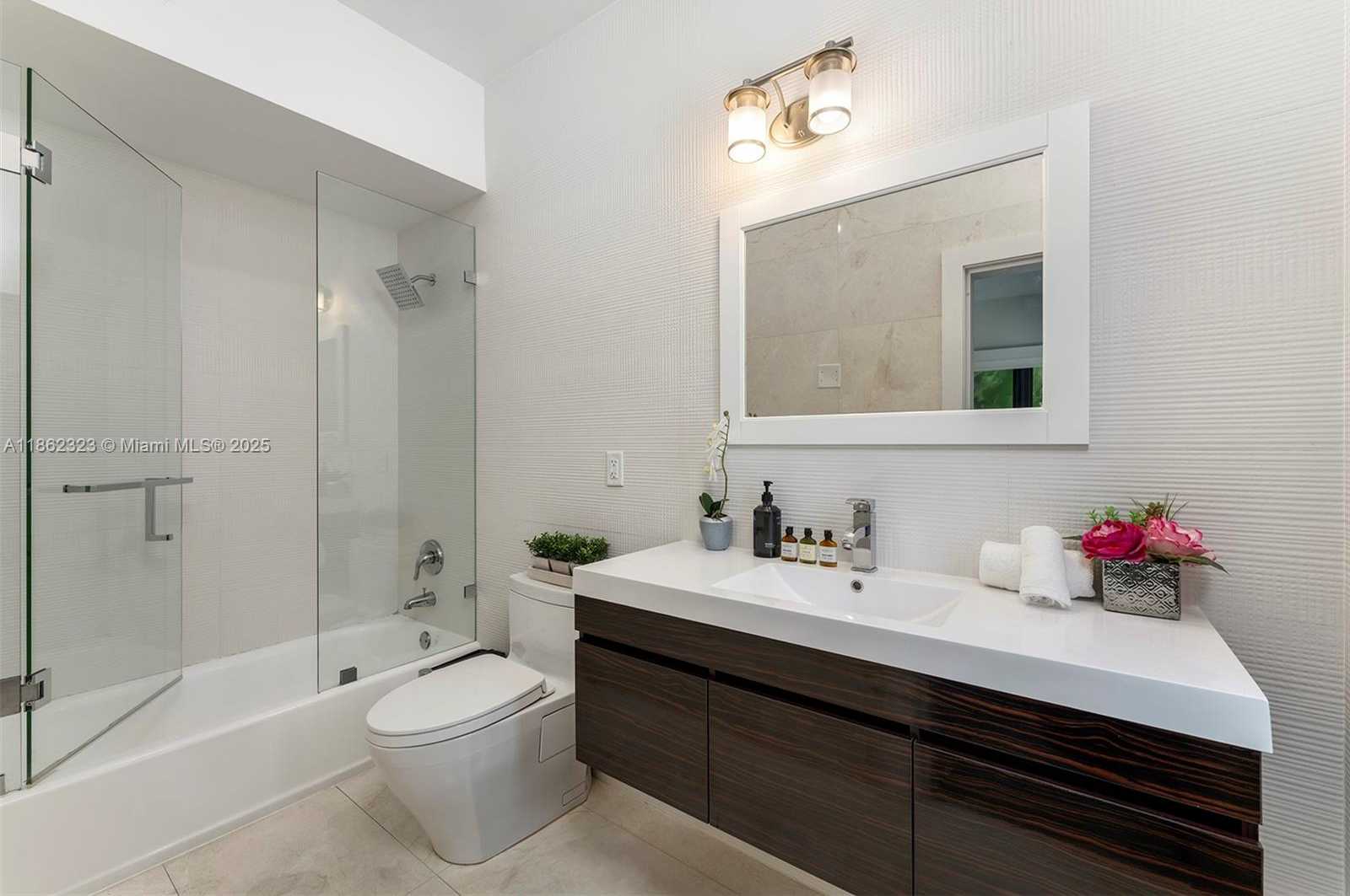 Small Image of 3734 CHASE AVE, Miami Beach Number 22