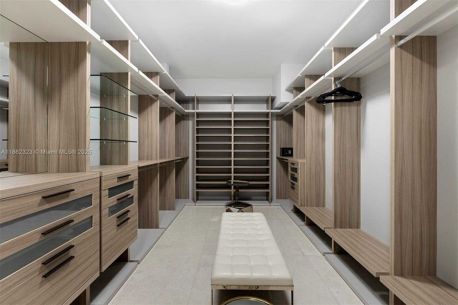 Small Image of 3734 CHASE AVE, Miami Beach Number 26