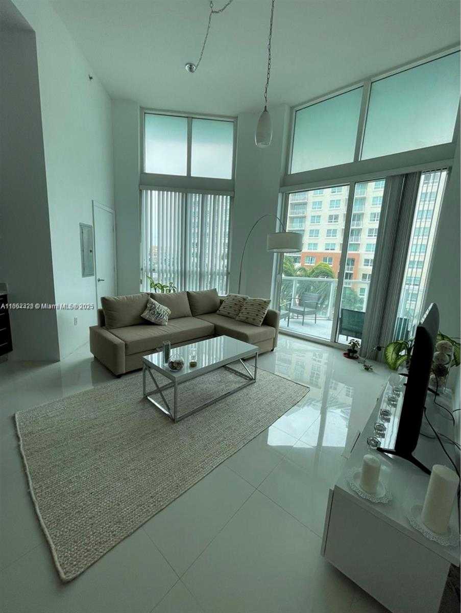Small Image of 1900 NORTH BAYSHORE DR #810, Miami Number 4