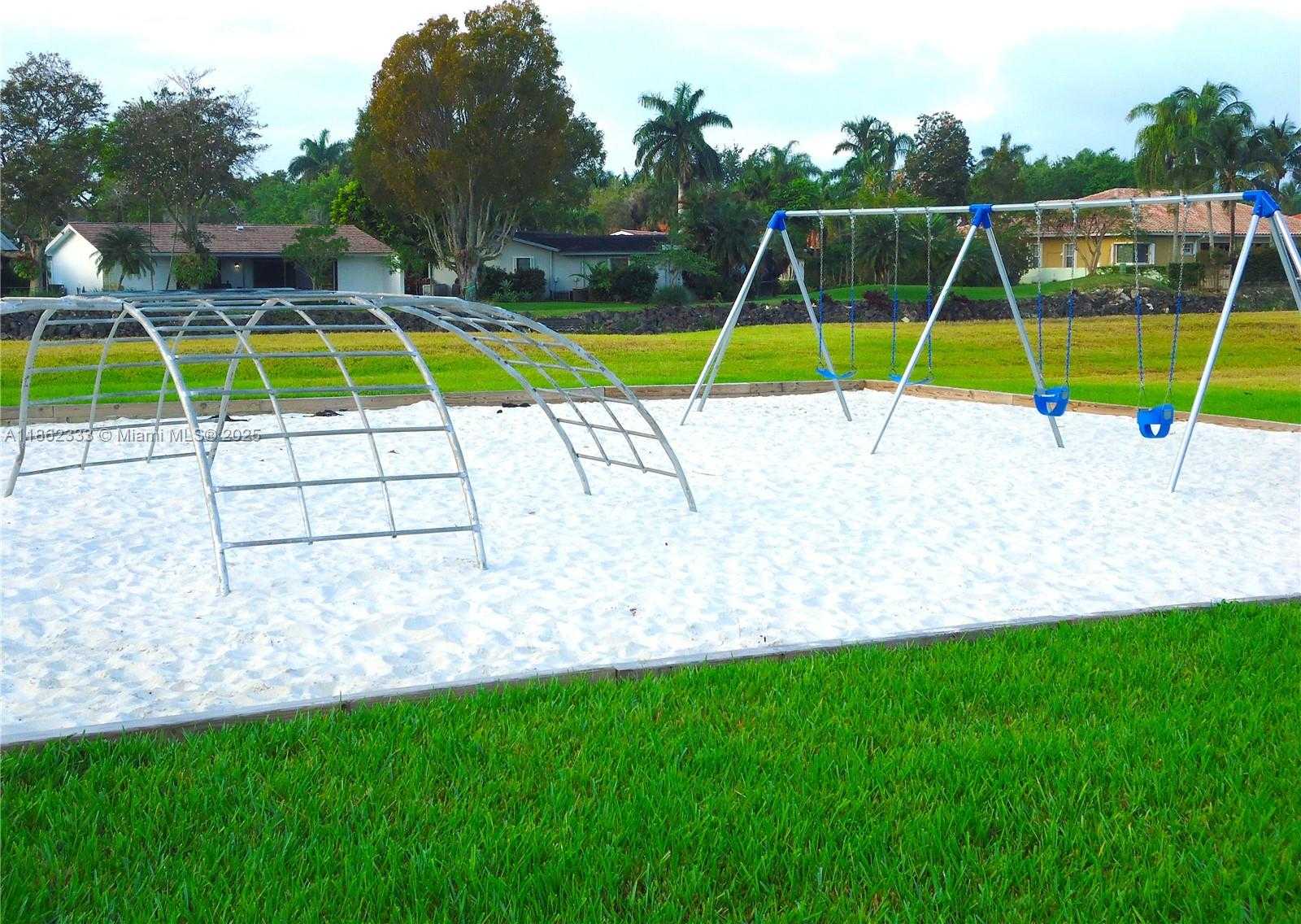 Small Image of 7730 CAMINO REAL #F-114, Miami Number 5