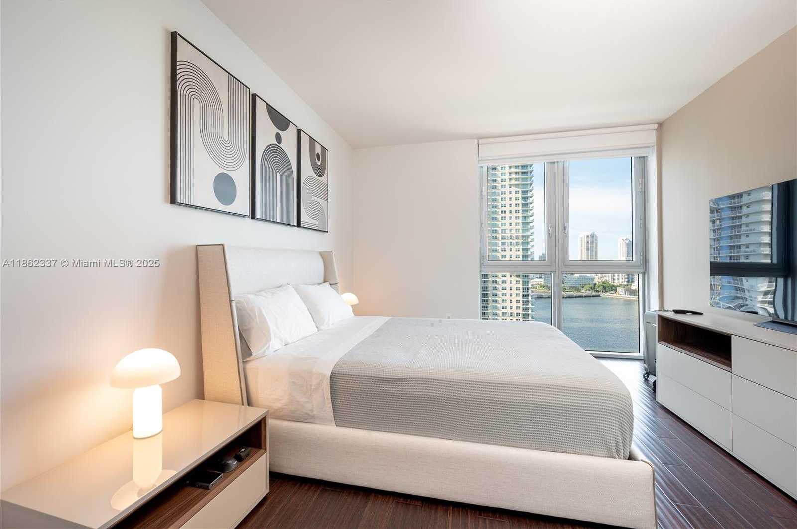 Small Image of 1331 BRICKELL BAY DR #1801, Miami Number 26