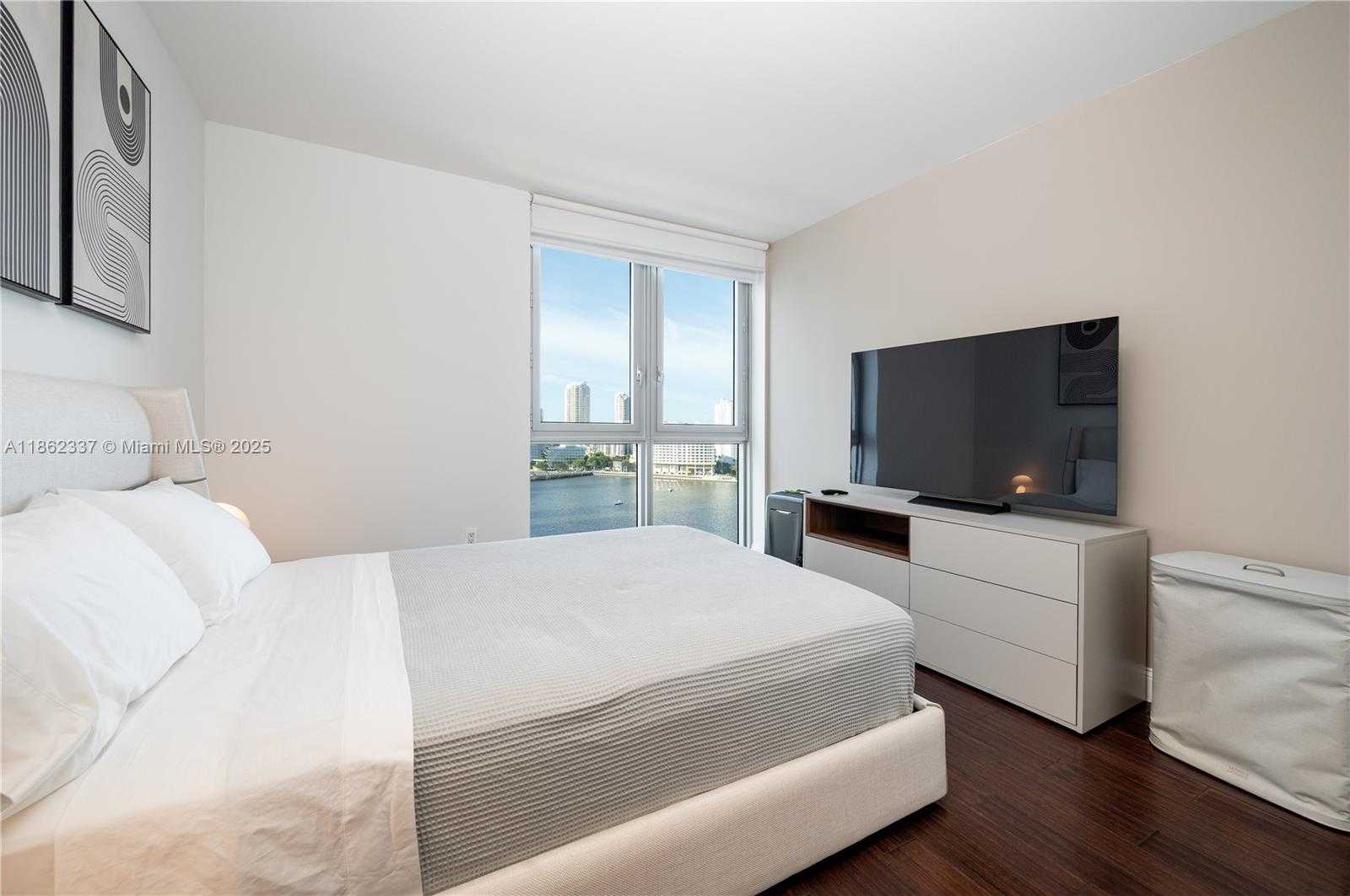 Small Image of 1331 BRICKELL BAY DR #1801, Miami Number 28