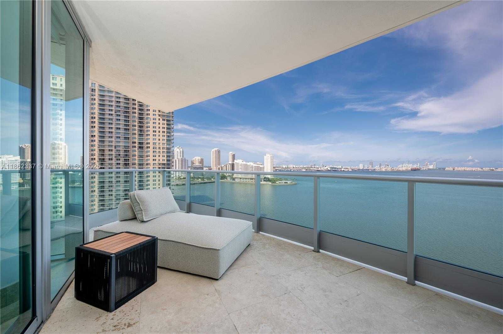 Small Image of 1331 BRICKELL BAY DR #1801, Miami Number 3