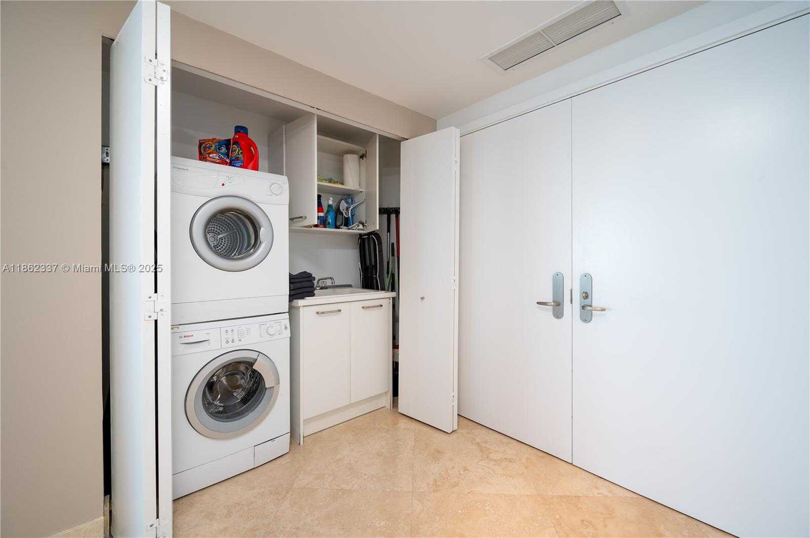 Small Image of 1331 BRICKELL BAY DR #1801, Miami Number 34