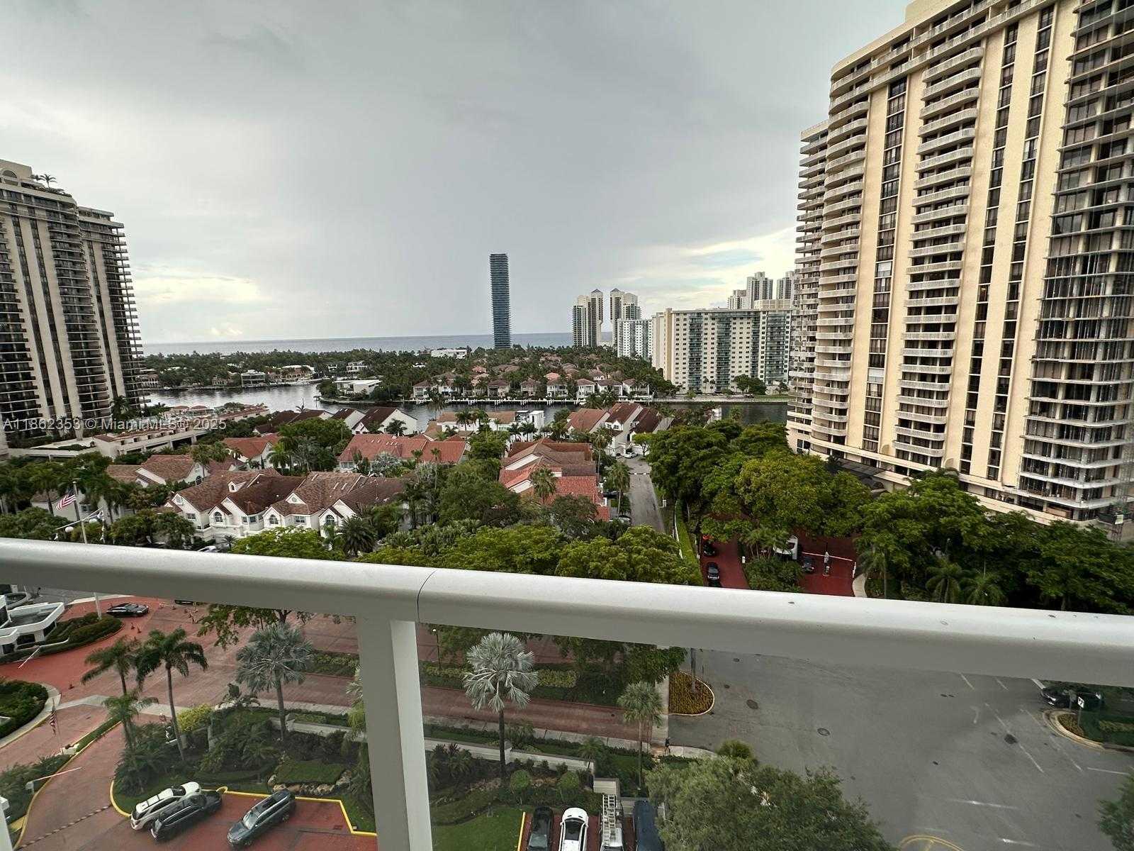 Small Image of 19500 TURNBERRY WAY #12E, Aventura Number 35