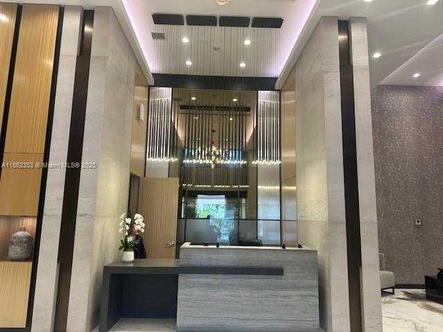 Small Image of 19500 TURNBERRY WAY #12E, Aventura Number 51