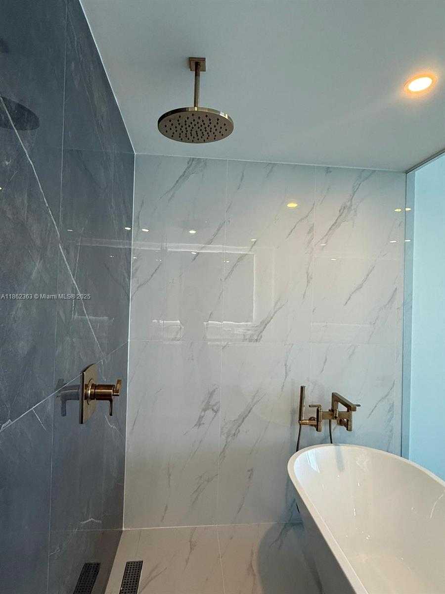 Small Image of 700 NORTH EAST 24 ST #3701, Miami Number 19