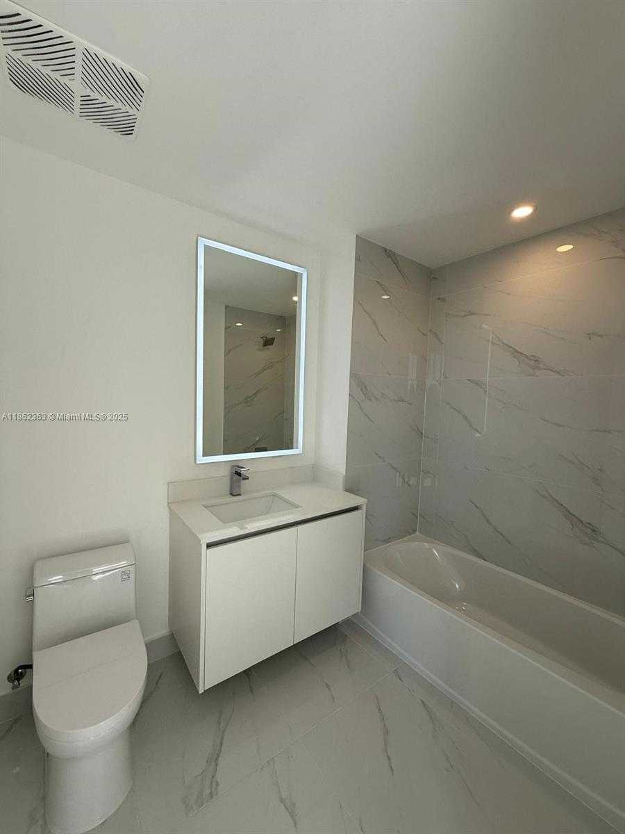 Small Image of 700 NORTH EAST 24 ST #3701, Miami Number 30