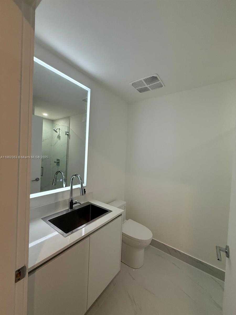 Small Image of 700 NORTH EAST 24 ST #3701, Miami Number 31