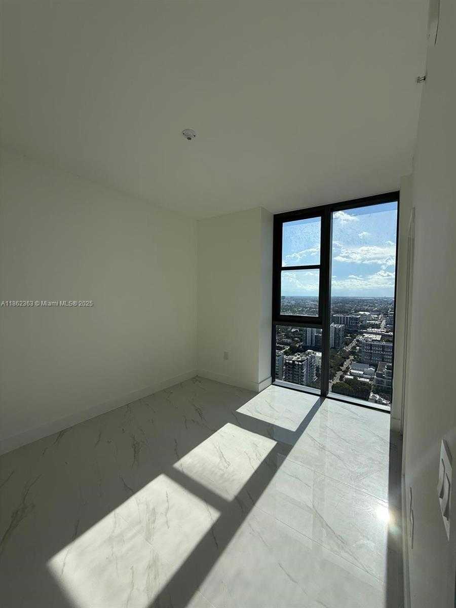 Small Image of 700 NORTH EAST 24 ST #3701, Miami Number 32