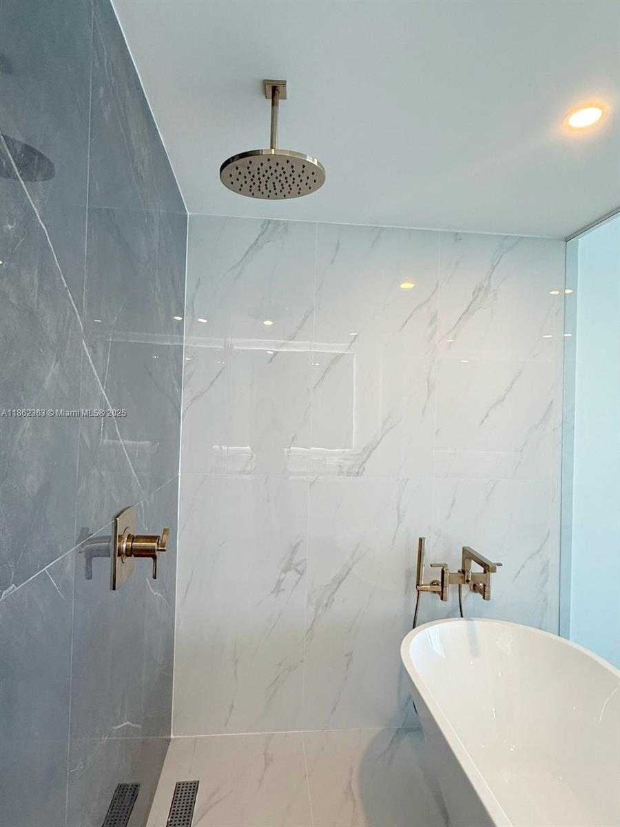 Small Image of 700 NORTH EAST 24 ST #3701, Miami Number 35
