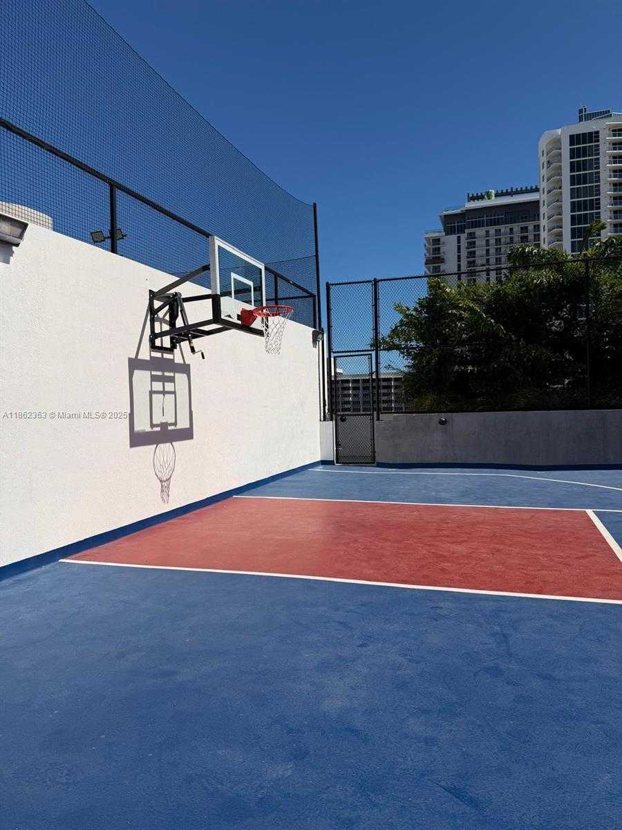Small Image of 700 NORTH EAST 24 ST #3701, Miami Number 42