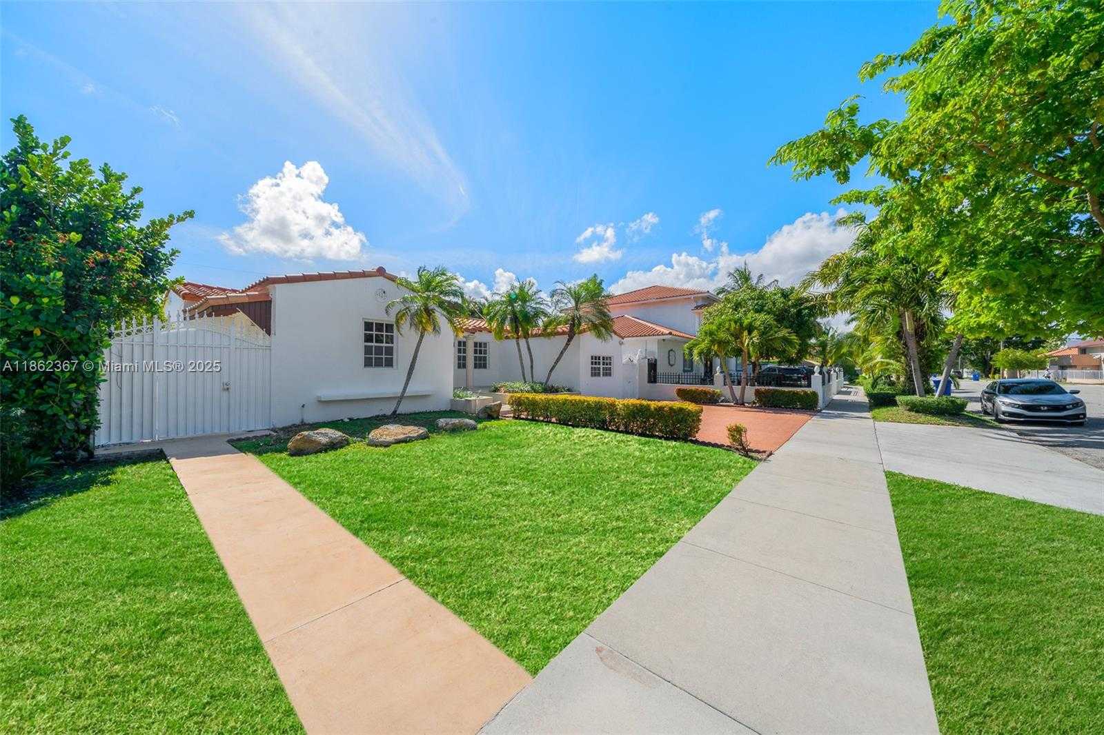 Small Image of 620 SOUTH WEST 22ND RD, Miami Number 30