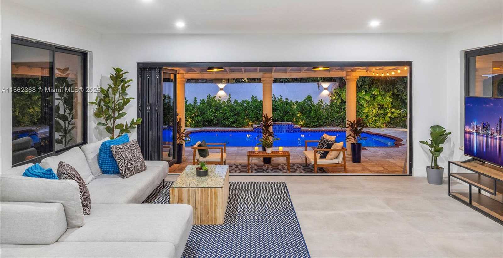 Small Image of 341 SOUTH WEST 21ST RD, Miami Number 13