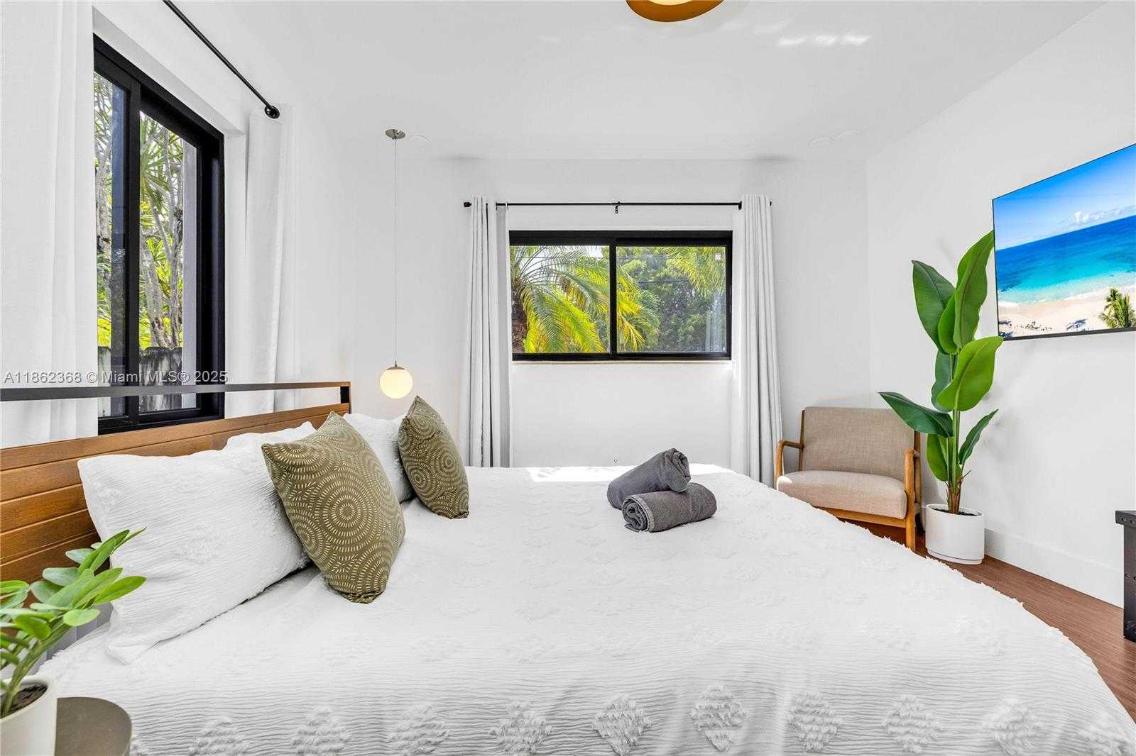 Small Image of 341 SOUTH WEST 21ST RD, Miami Number 16