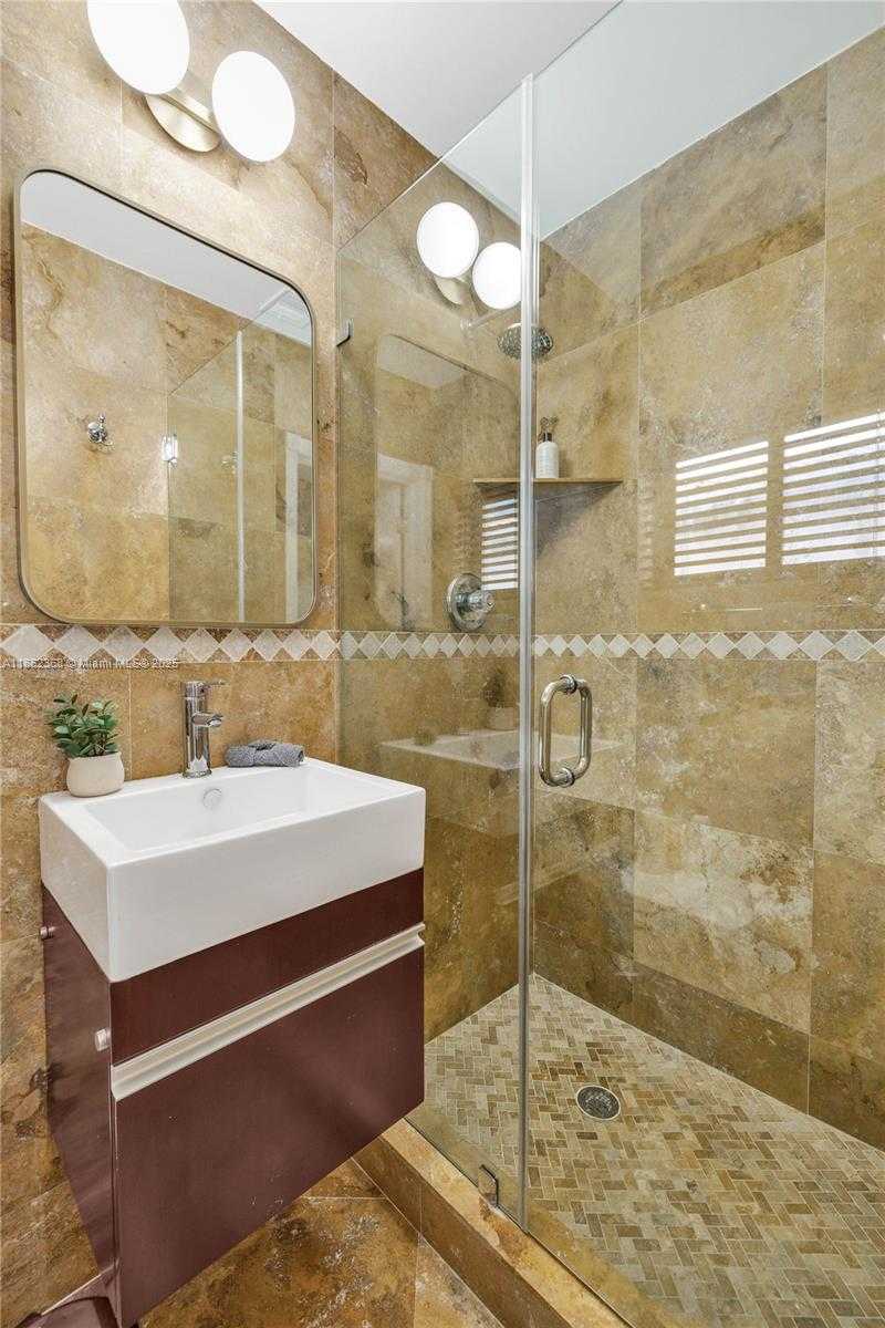 Small Image of 341 SOUTH WEST 21ST RD, Miami Number 25