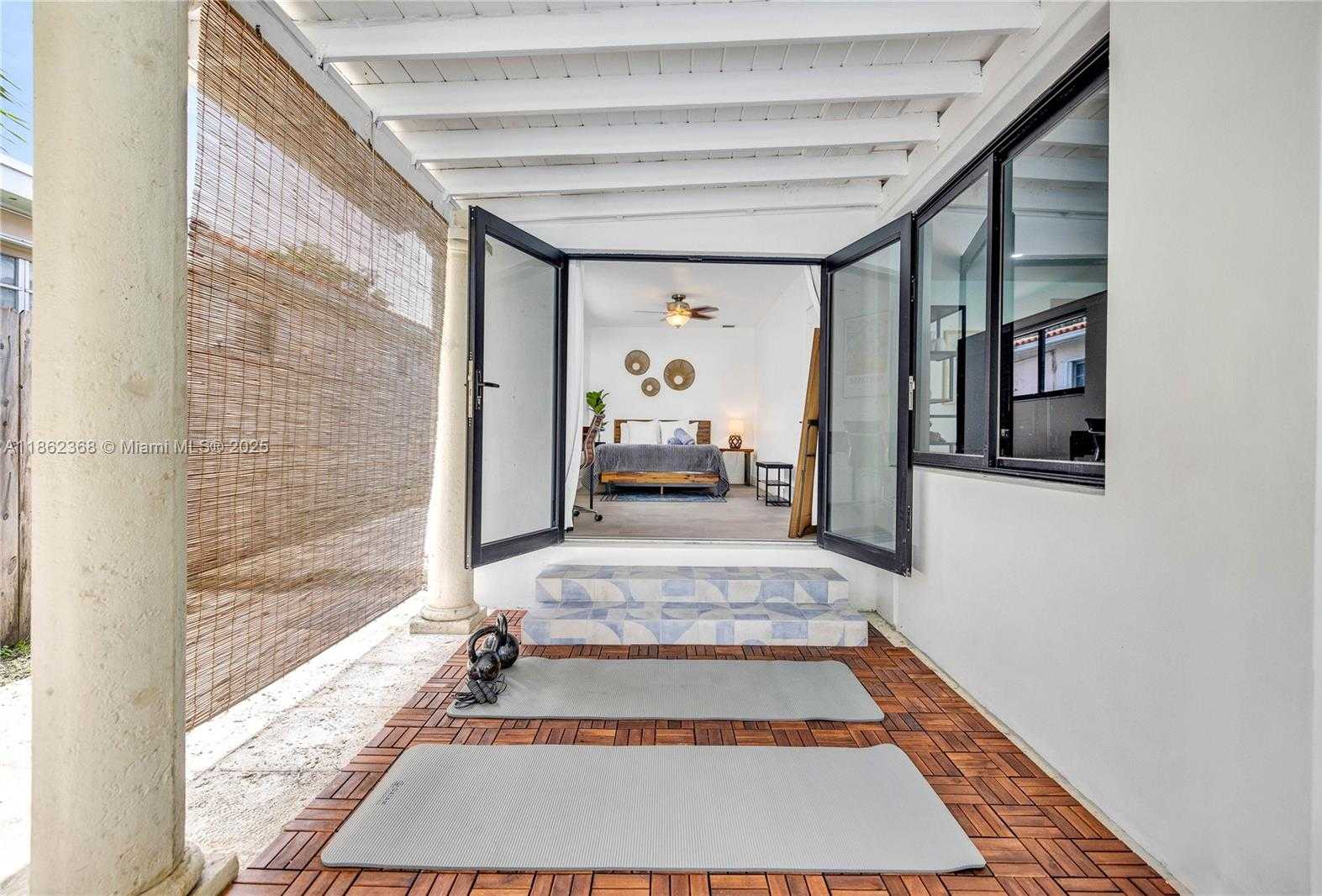 Small Image of 341 SOUTH WEST 21ST RD, Miami Number 26