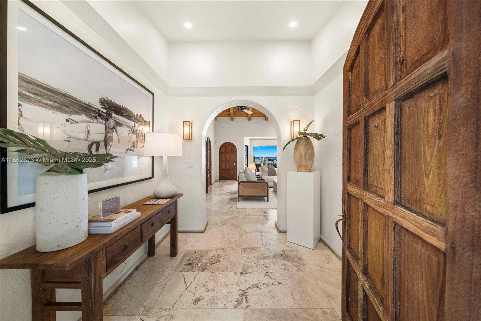 Small Image of 4640 NORTH BAY RD, Miami Beach Number 10