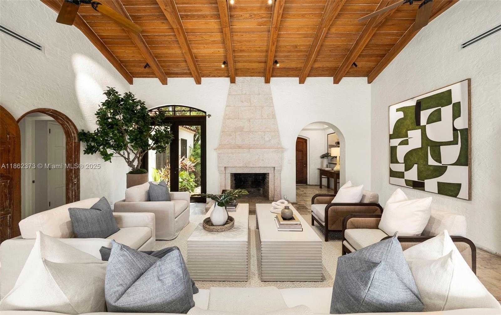 Small Image of 4640 NORTH BAY RD, Miami Beach Number 13