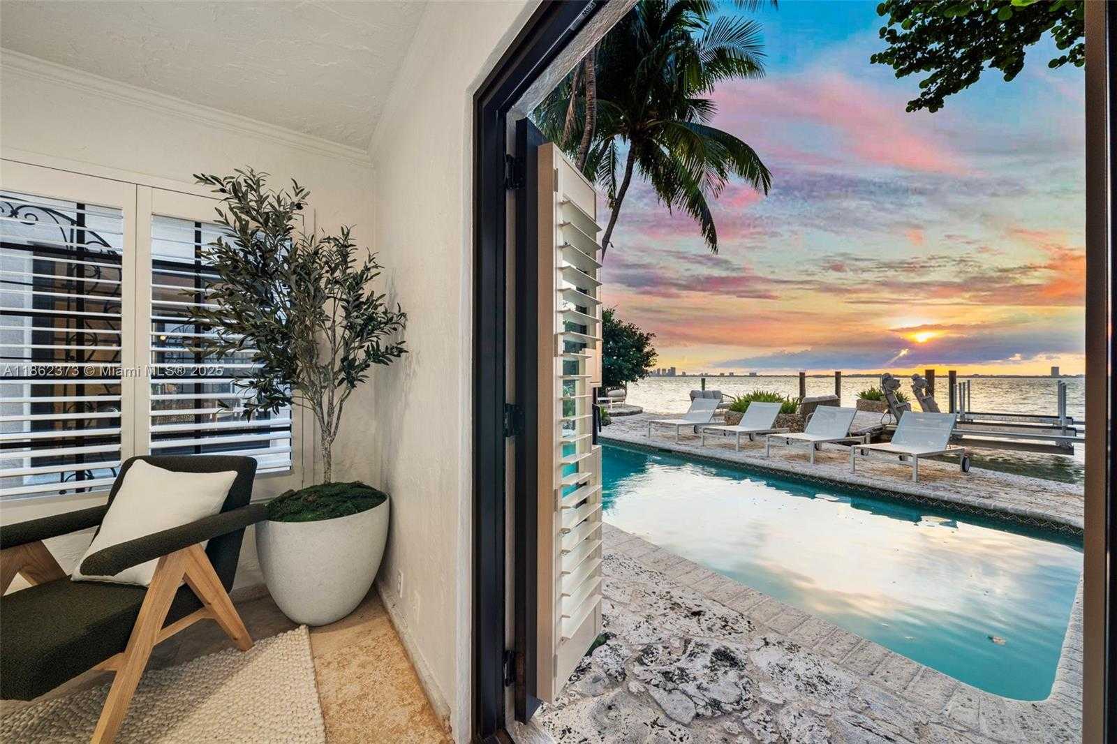 Small Image of 4640 NORTH BAY RD, Miami Beach Number 29