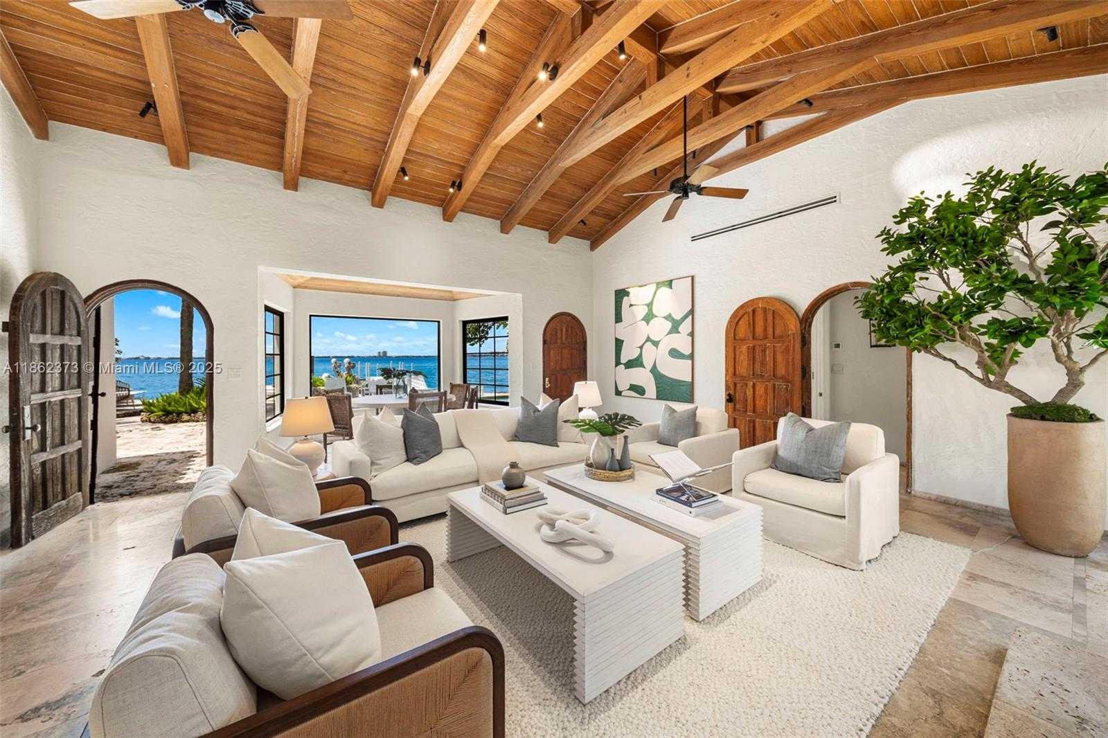 Small Image of 4640 NORTH BAY RD, Miami Beach Number 3