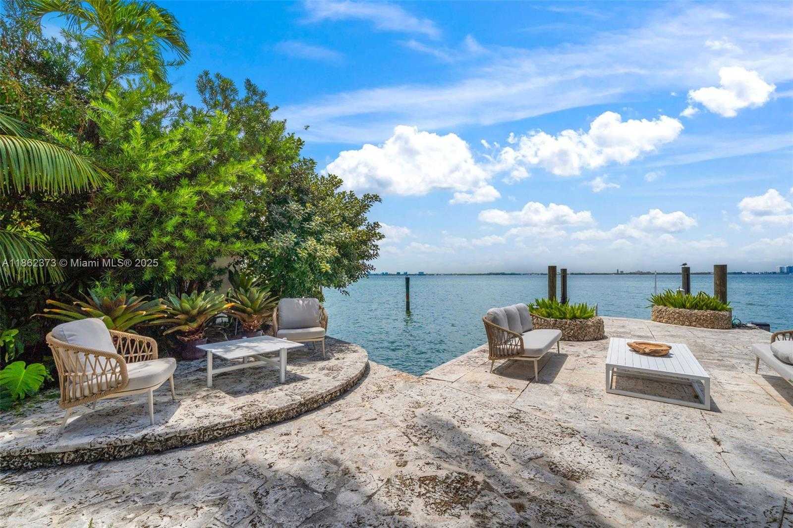 Small Image of 4640 NORTH BAY RD, Miami Beach Number 34