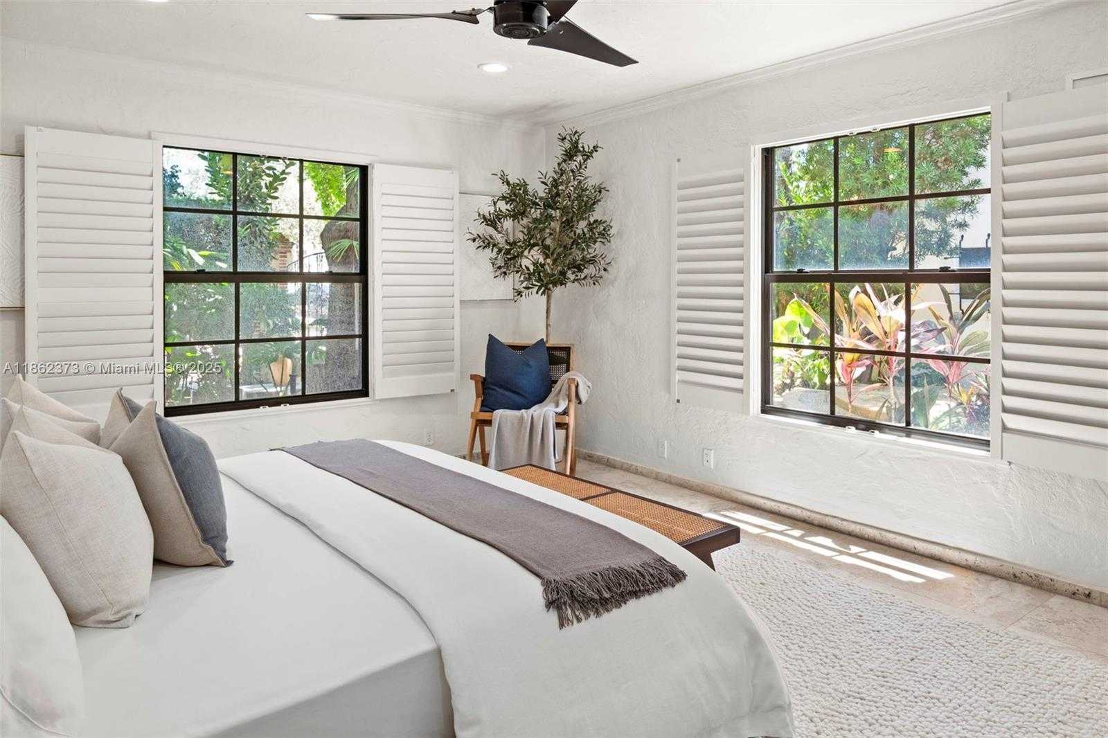 Small Image of 4640 NORTH BAY RD, Miami Beach Number 41