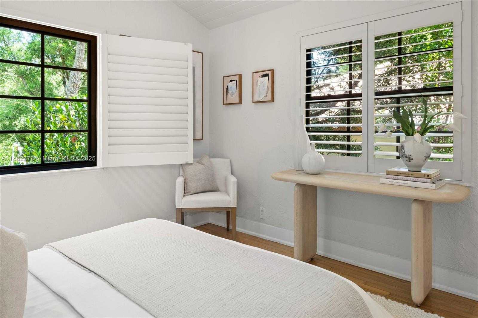 Small Image of 4640 NORTH BAY RD, Miami Beach Number 48
