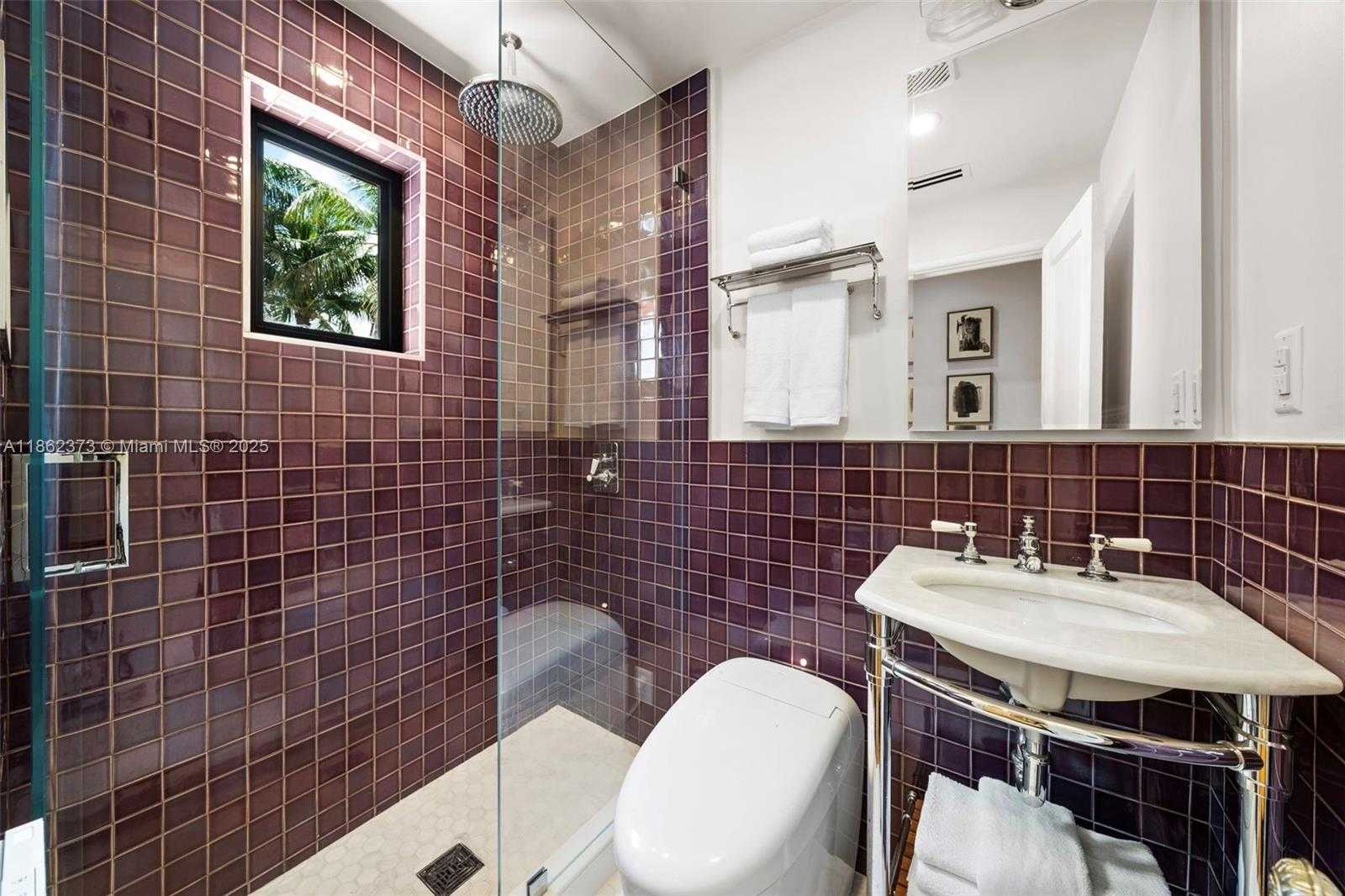 Small Image of 4640 NORTH BAY RD, Miami Beach Number 50