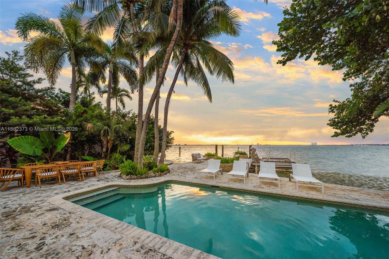 Small Image of 4640 NORTH BAY RD, Miami Beach Number 56