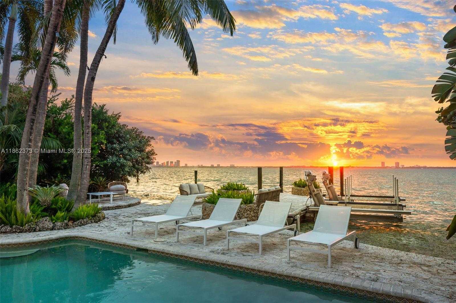 Small Image of 4640 NORTH BAY RD, Miami Beach Number 58