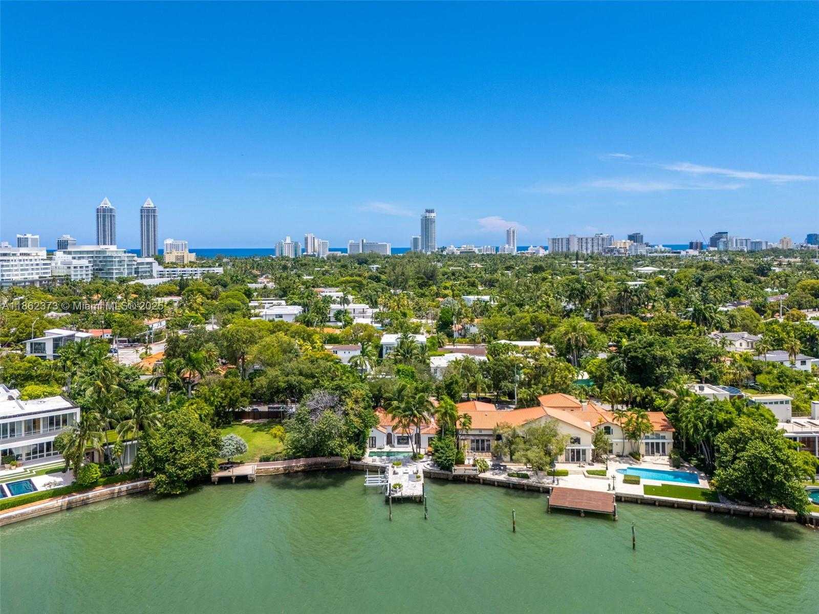 Small Image of 4640 NORTH BAY RD, Miami Beach Number 66